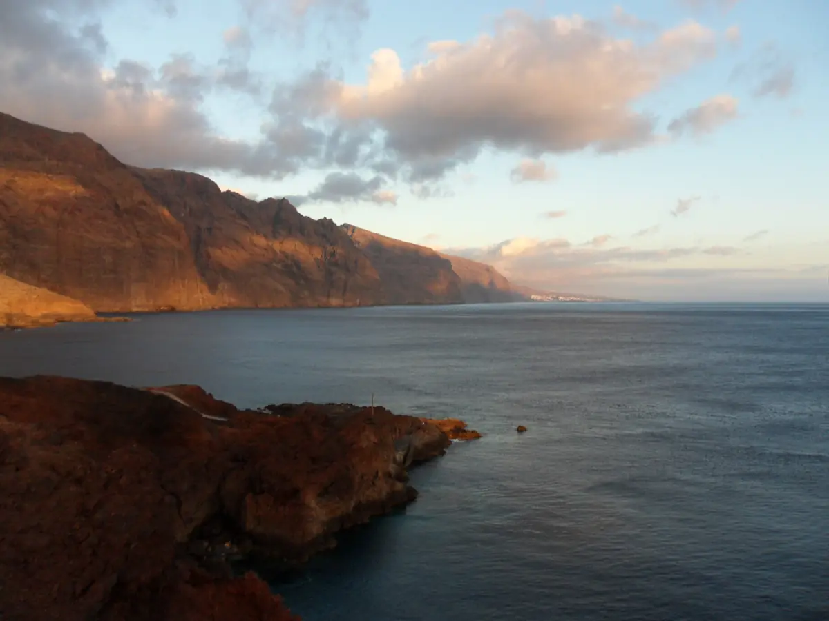 Die Klippen von Los Gigantes von der Teno-Seite aus
